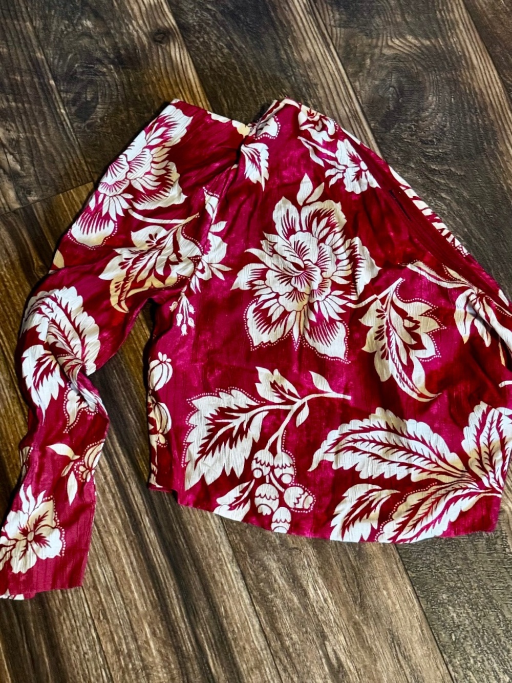 MNG (Mango) Tropical  Red & White Floral One shoulder Asymmetric Puff Sleeve Top
